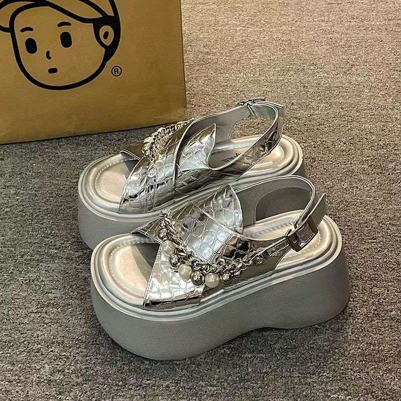 Height-increasing platform sandals women's 2025 new summer wear high-end silver European station muffin beach sandals