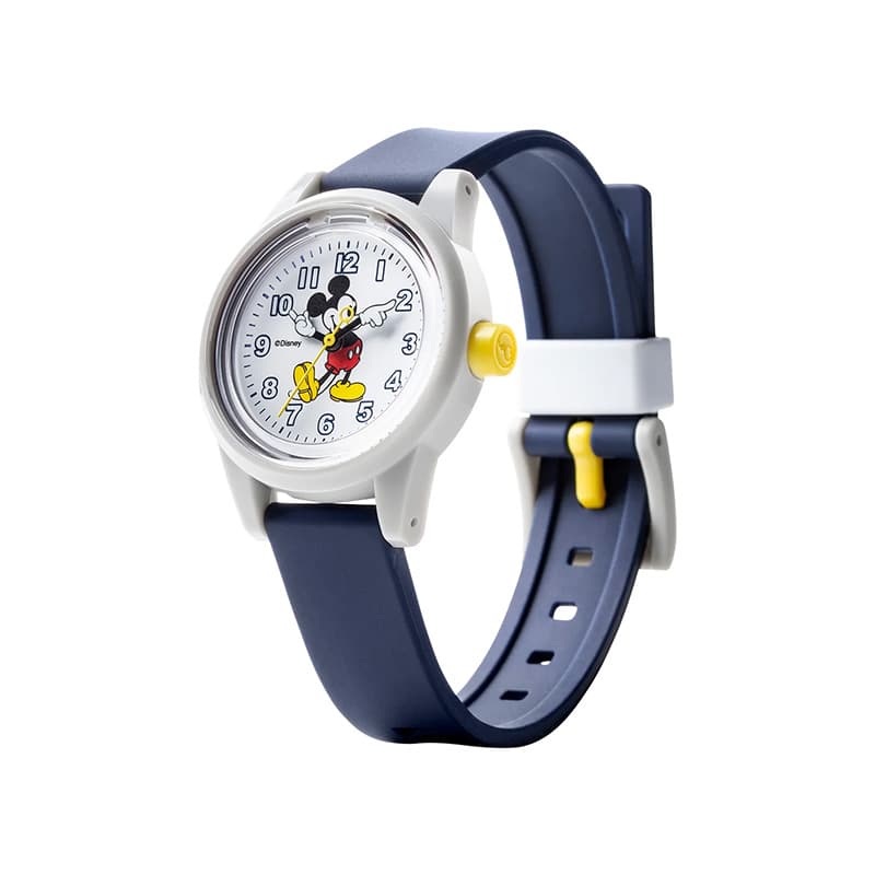 Disney Mickey CITIZEN QQ wristwatch smile solar watch kids lightweight 25g thin waterproof suitable elementary school boys girls son daughter birthday