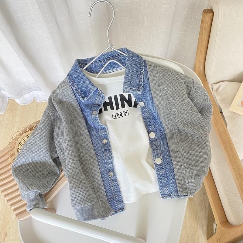 Jungenmode Koreanische Version der Herbst-Denimjacke, Kleine und mittelgroße Kinder Westernstil Locker Lässige Jacke Strickjacke Fake Zweiteiler