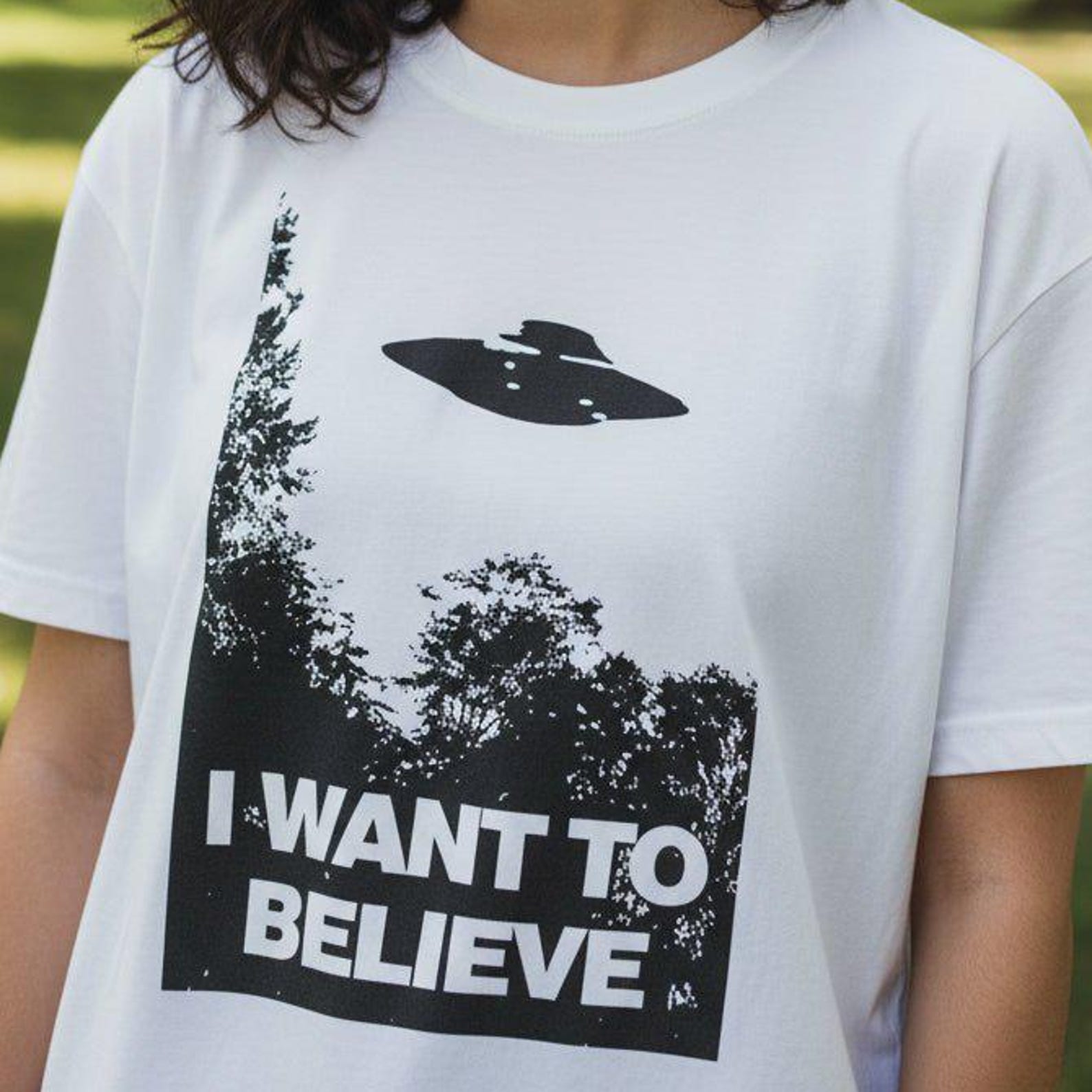 I Want To Believe Shirt Alien UFO T Shirt Retro UFO Tee Vintage Alien Shirt Sci Fi Apparel Paranormal Gift For UFO Fan Believer L
