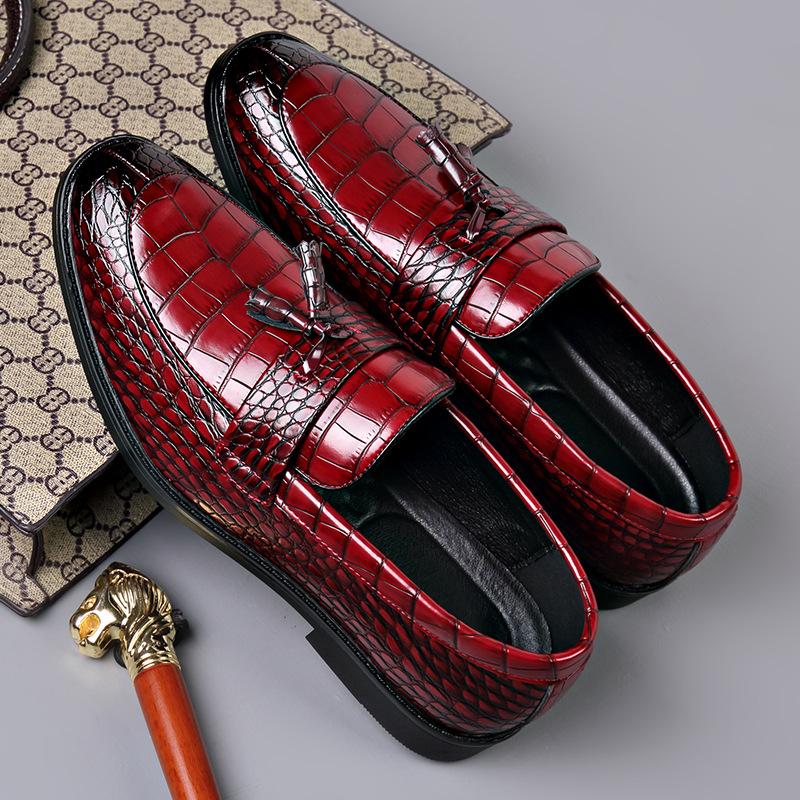 Mode 2025 Neue Business-Formale Lederschuhe für Herren Britischer Stil Mode Herrenkleiderschuhe Einfarbig Große Größe Designerschuhe Mann