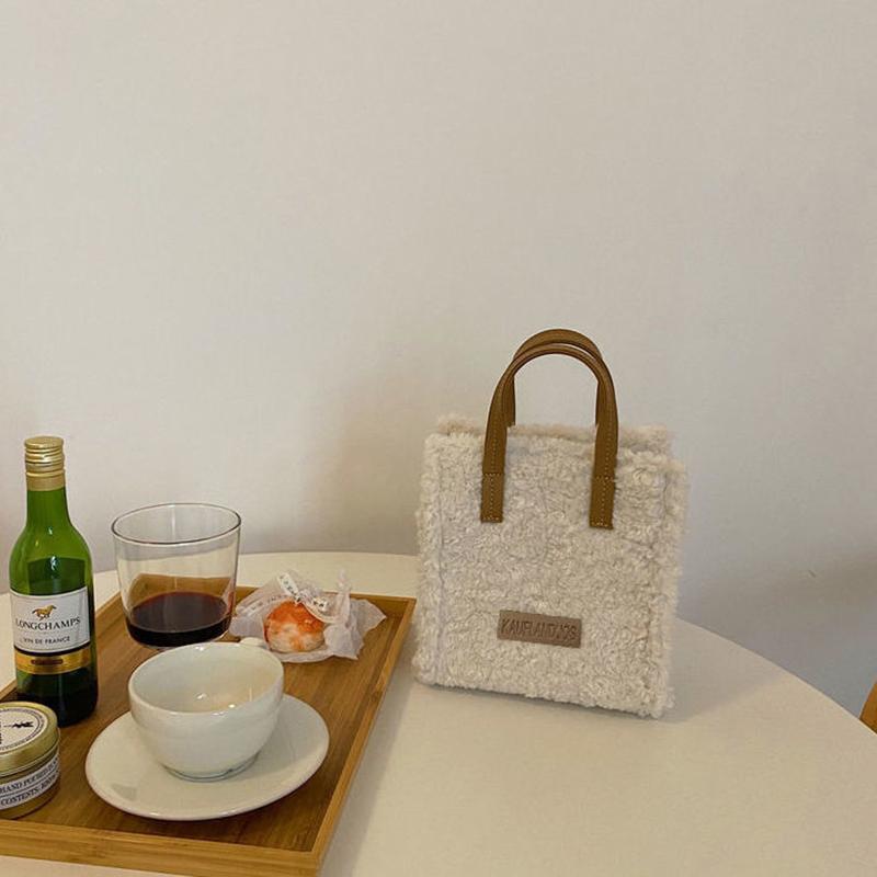 

Жіноча зимова сумка через плече 2024 р. Тепла, м’яка, осіння, квадратна, через плече, портативна, повсякденна, бежевий, хакі, для дівчаток, в охайному стилі бежевий