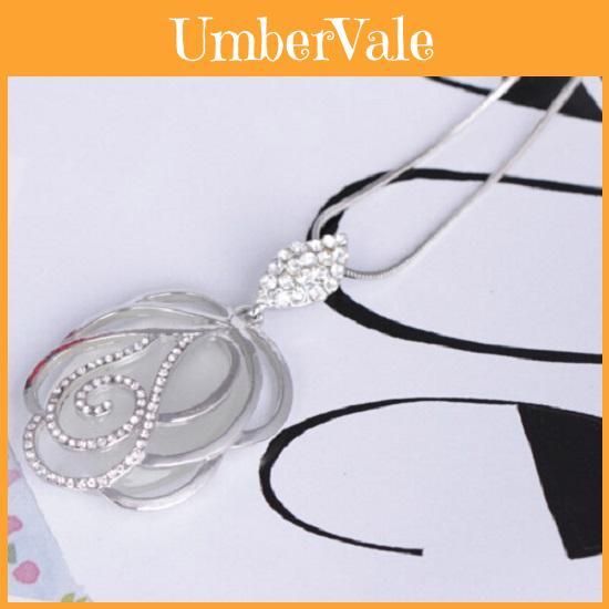 Elegant Korean Style Long Sweater Necklace With Rose Pendant And Platinum Finish