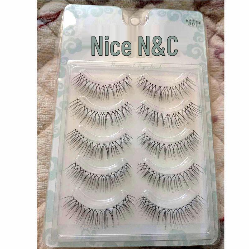 Japanese Style Natural False Eyelashes 301 - Soft Tapered Lashes for a Plain Look
