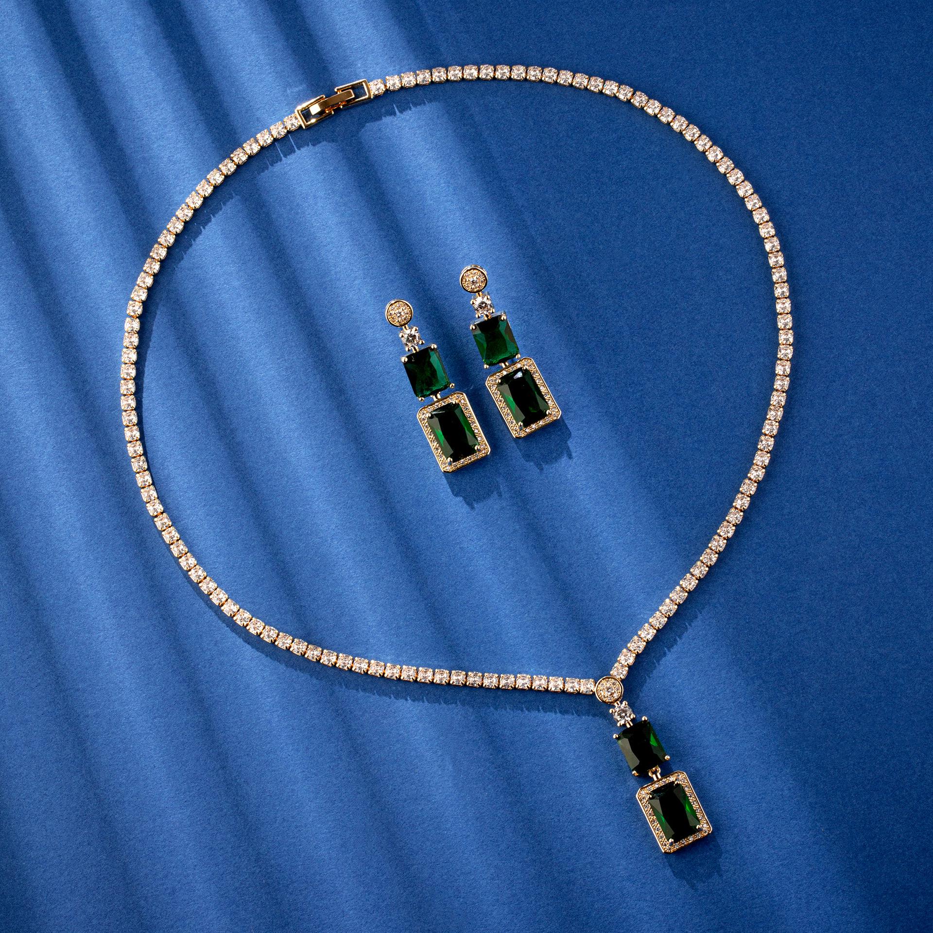 Изумрудное свадебное колье и серьги: Высококлассный, роскошный комплект-двойка для женщин