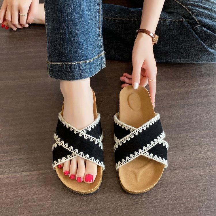 Large Size Slippers French Retro Style Cross Belt Flat Bottom Cool Slippers Women's Casual Versatile Beach Cool Slippers