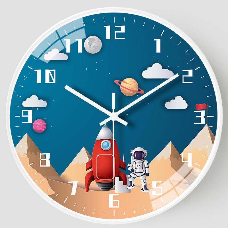 Creative Astronaut Children's Silent Wall Clock: Ideal for Bedrooms & Living Rooms