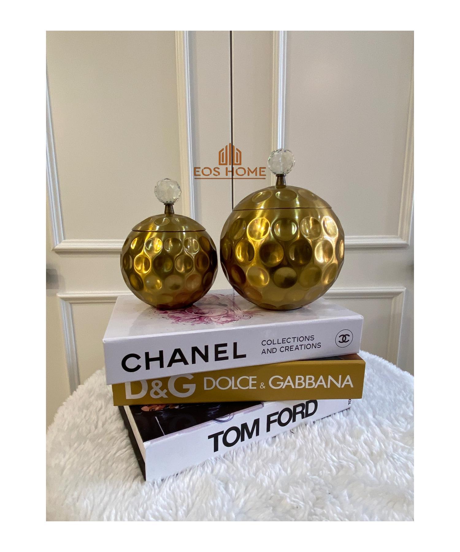 

Коробочка для безделушек с двойной сочной крышкой