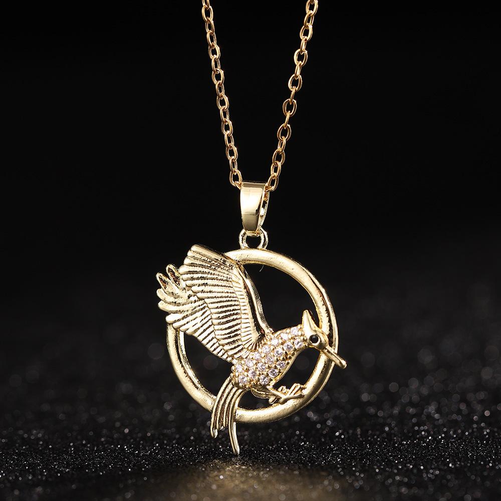 Small Bird Pendant Necklace With Micro-Set Zirconia Unique Design Gold Collarbone Chain For Women