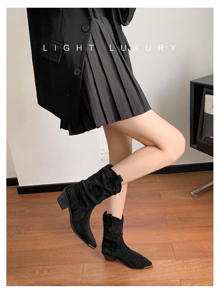 Damen Braune Wildleder Chelsea Stiefeletten - Mid-Calf Gerafftes Design, Spitze Zehenpartie, Blockabsatz für Herbst/Winter 2024