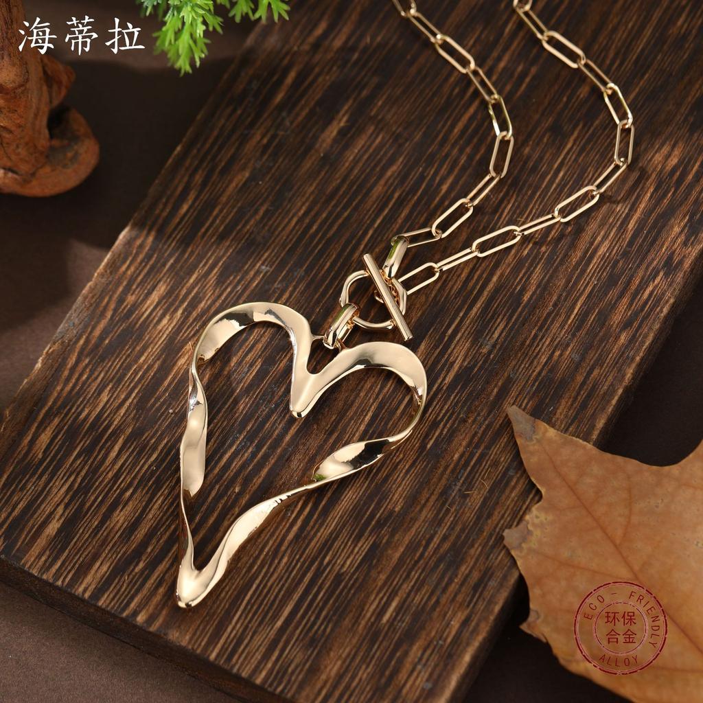 New Irregular Smooth Hollow Love Long Pendant, Women's Fashion High Sense OT Buckle Heart Necklace