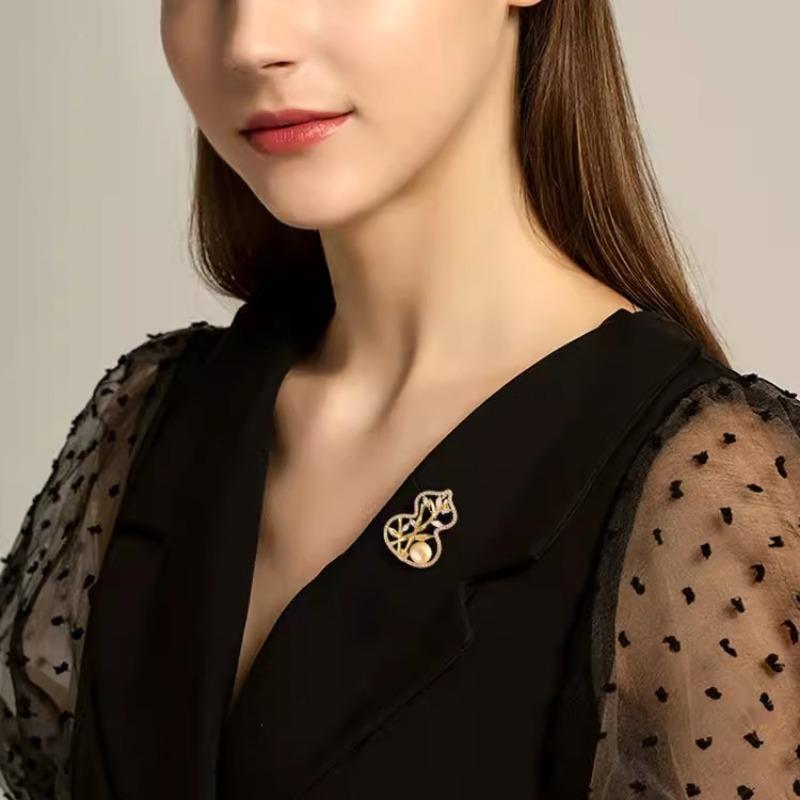 Simple Chinese-style Gourd and Bamboo Leaf Brooch, Versatile for Women's Charm, Pearl Brooch, Unique and Niche Design Sense Brooch