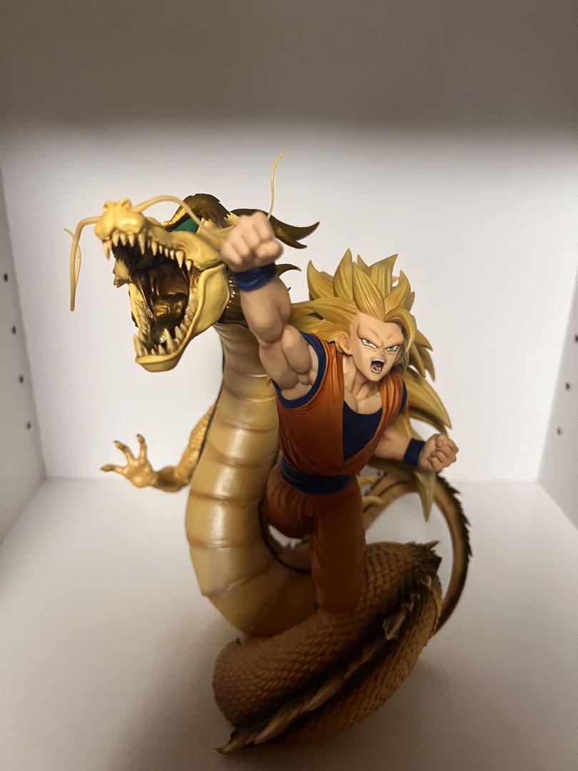 

[USED] Super Fierce Battle Super Saiyan 3 Son Goku Dragon Fist Explosion Figure