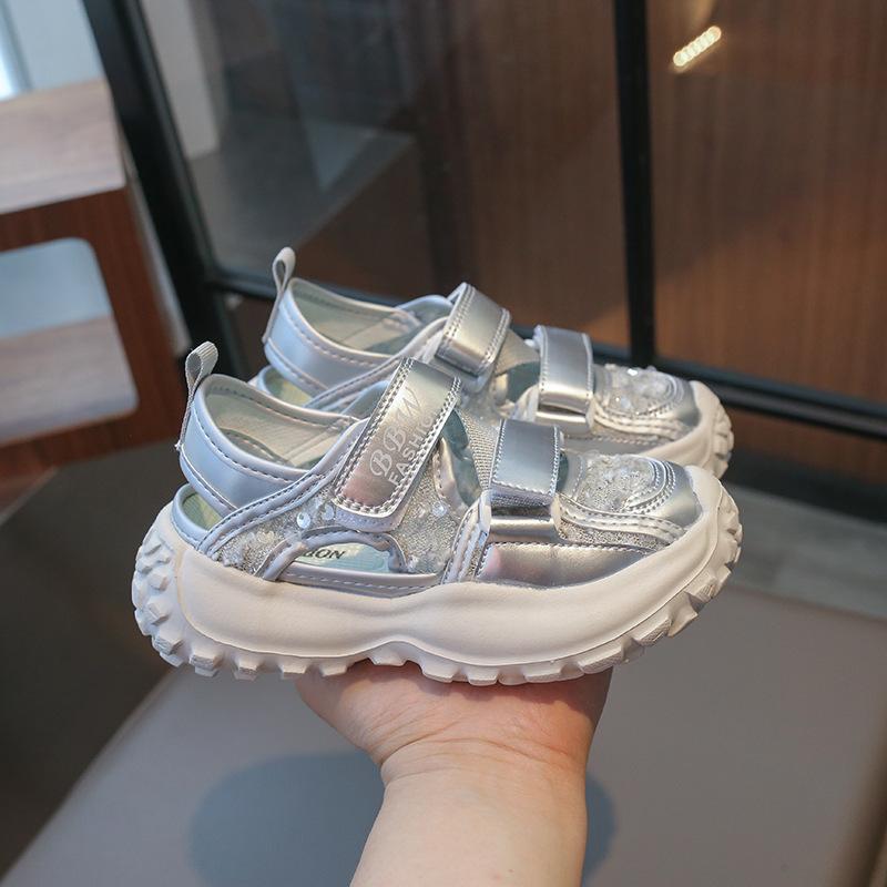 

Children Sport Sandals for Girls Mesh Breathable Boys Sneaker Casual Beach Shoes Fashion Hollow Out Non-slip Flat Tenis Feminino 30insole18.8cm серебряный