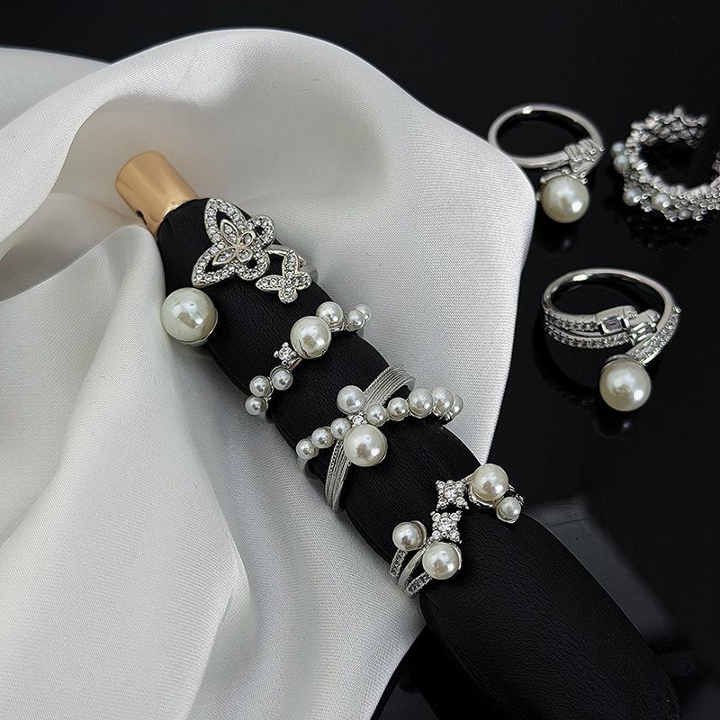 Light Luxury And Gentle Wind Beads, Diamond-Encrusted Zircon Butterfly Chain, Open Ring, Niche Stacking, Wearing High-End Personalized Rings