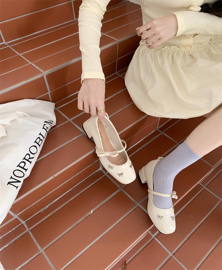 

Leather version~ Silver flat-soled single shoes women s French light mouth Mary Jane shoes one-word buckle bow versatile small leather shoes 39