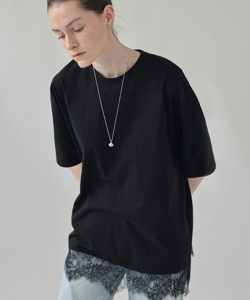 Keullaepeu Lace-Trimmed Short Sleeve T-Shirt_Black
