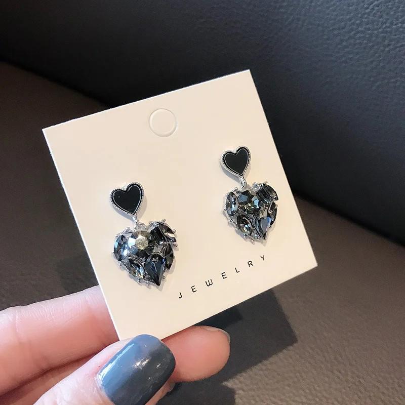 Black Love Earrings for Women Light Luxury Studs Fashion Classic High-Grade Temperament Personality Earrings