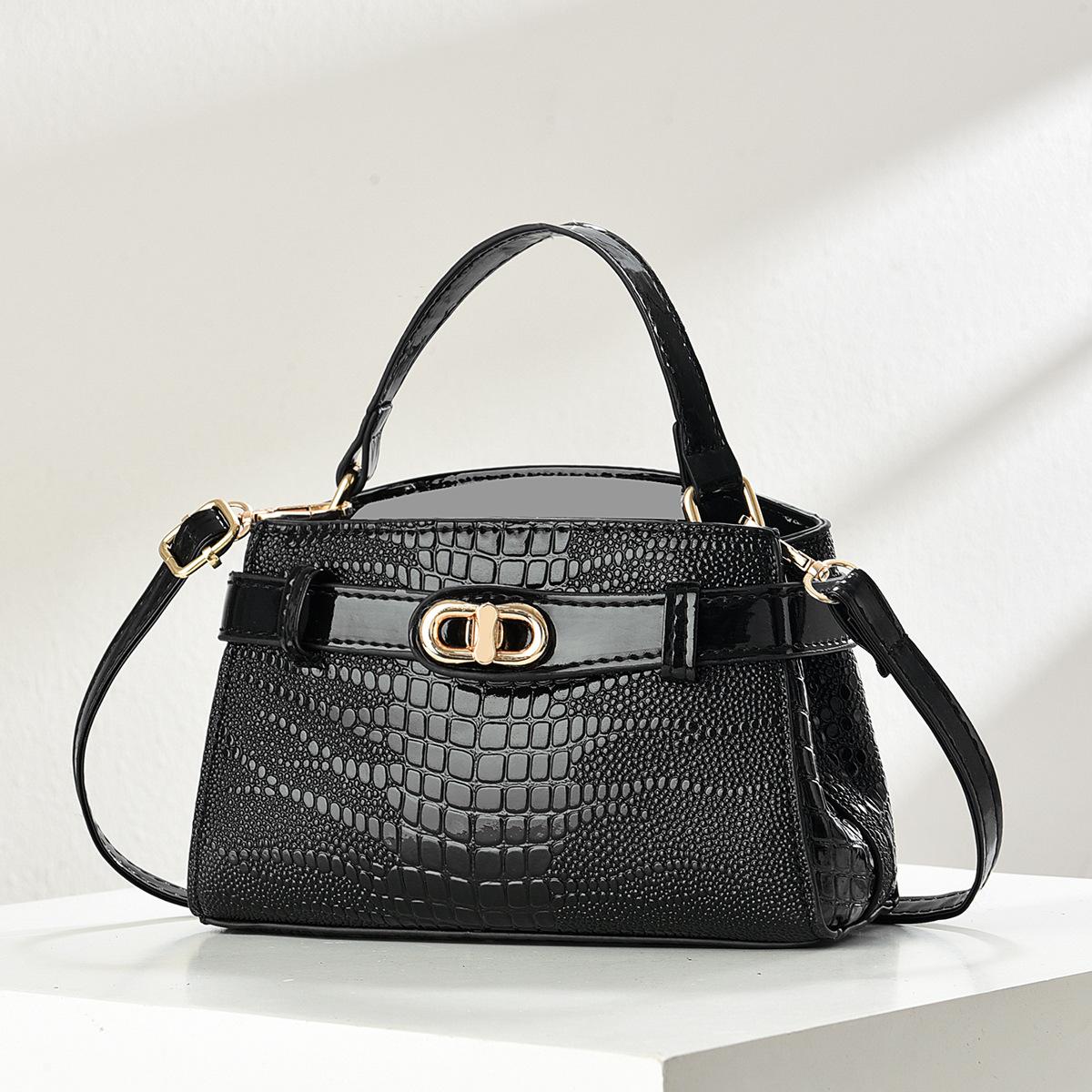 

Crocodile pattern atmospheric lightweight luxury high quality soft durable fashion exquisite lightweight commuter outdoor crossbody shoulder bag кавовий