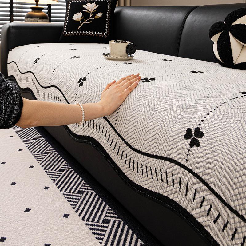 

Waterproof Chenille Sofa Cover: Urine-Proof, Non-Slip, Light Luxury, Fully Enclosed Cushion Cover for 2026. 70x70cm