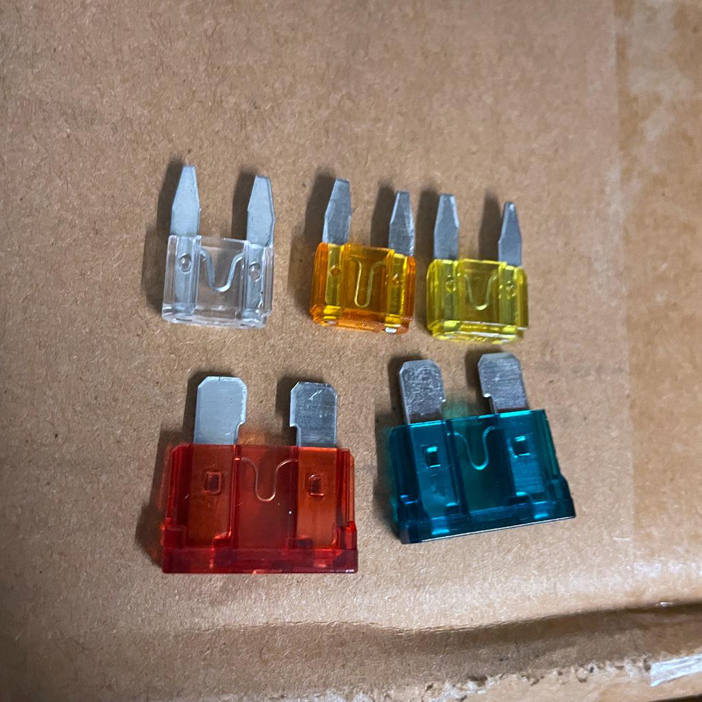 

Truck & Car Insurance Blade Fuses - 100 Pack (10A, 15A, 20A, 25A, 30A Plug-In)