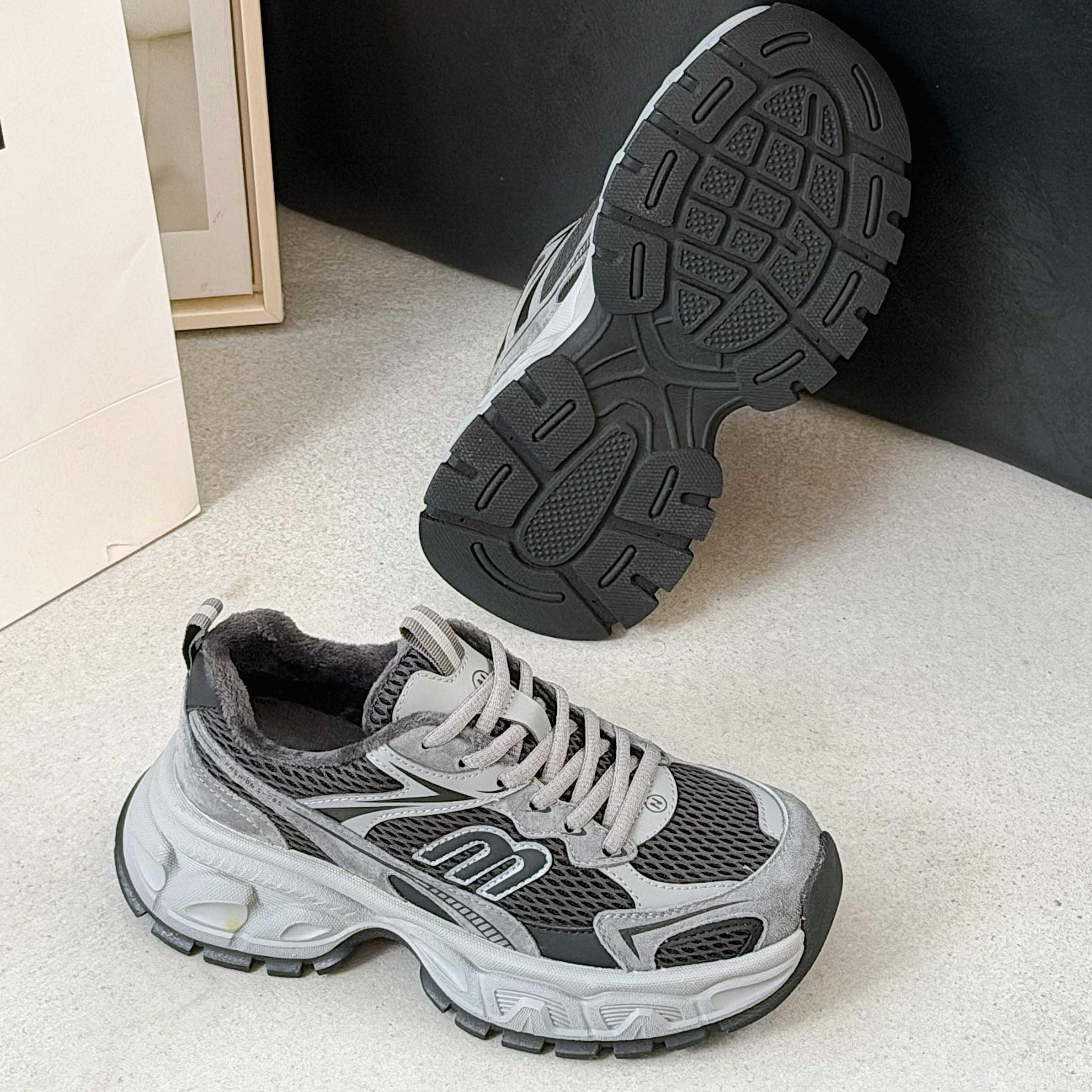 

Retro leather velvet platform shoes women s autumn and winter letters heightened lightweight sports and leisure shoes 40
