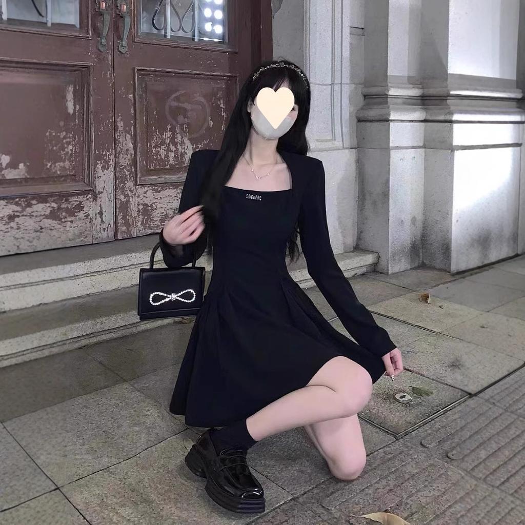 Long-sleeved Black Dress Women's Autumn Clothing New Models Are Popular This Year, Sweet and Spicy Square Neck Short Skirts
