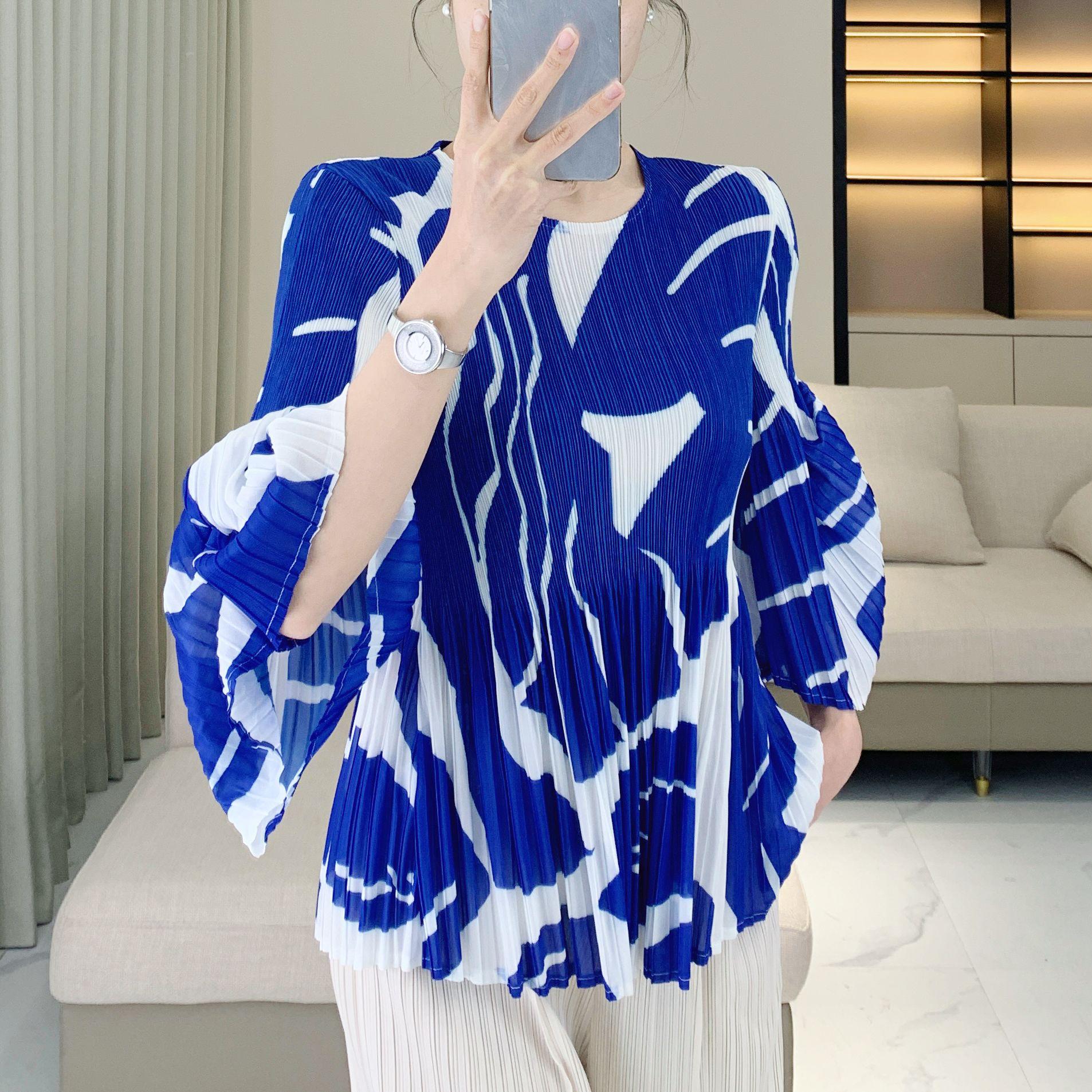 

Весна 2025 Женский Топ Большого Размера с Принтом, Рукавами-Воланами и Расклешенными Рукавами One Size (Weight 80-150 jin) синий