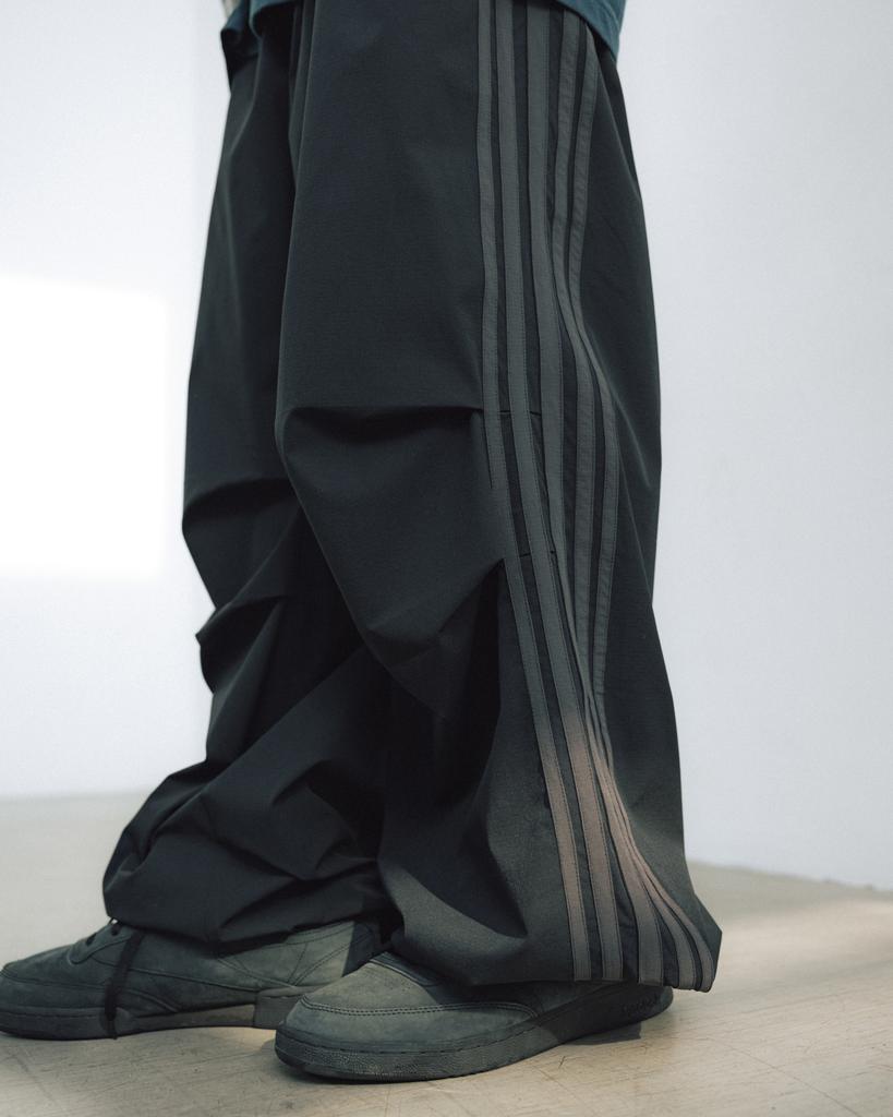 ANGLAN Parachute Wide Track Pants - Black