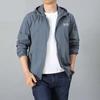 Sommer-Sonnenschutzjacke für Herren, UV-Schutz, ultradünn, atmungsaktiv, schnell trocknend, Windjacke, tragbare Sportkleidung, Kapuzenjacke