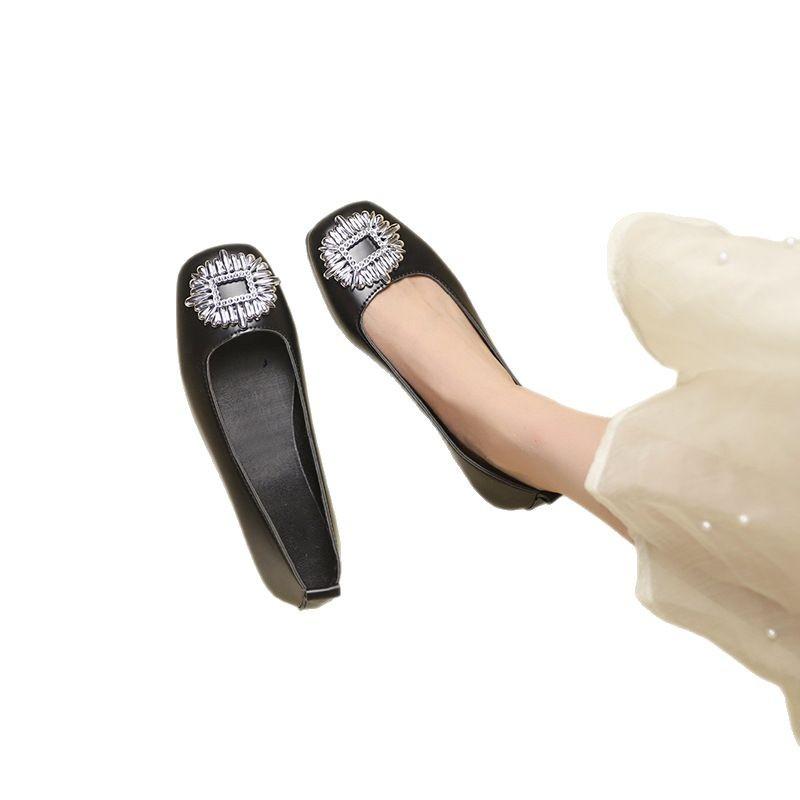 Soft leather low-heeled single shoes summer 22 new flat-bottomed temperament commuting not tired feet comfortable silver mother shoes