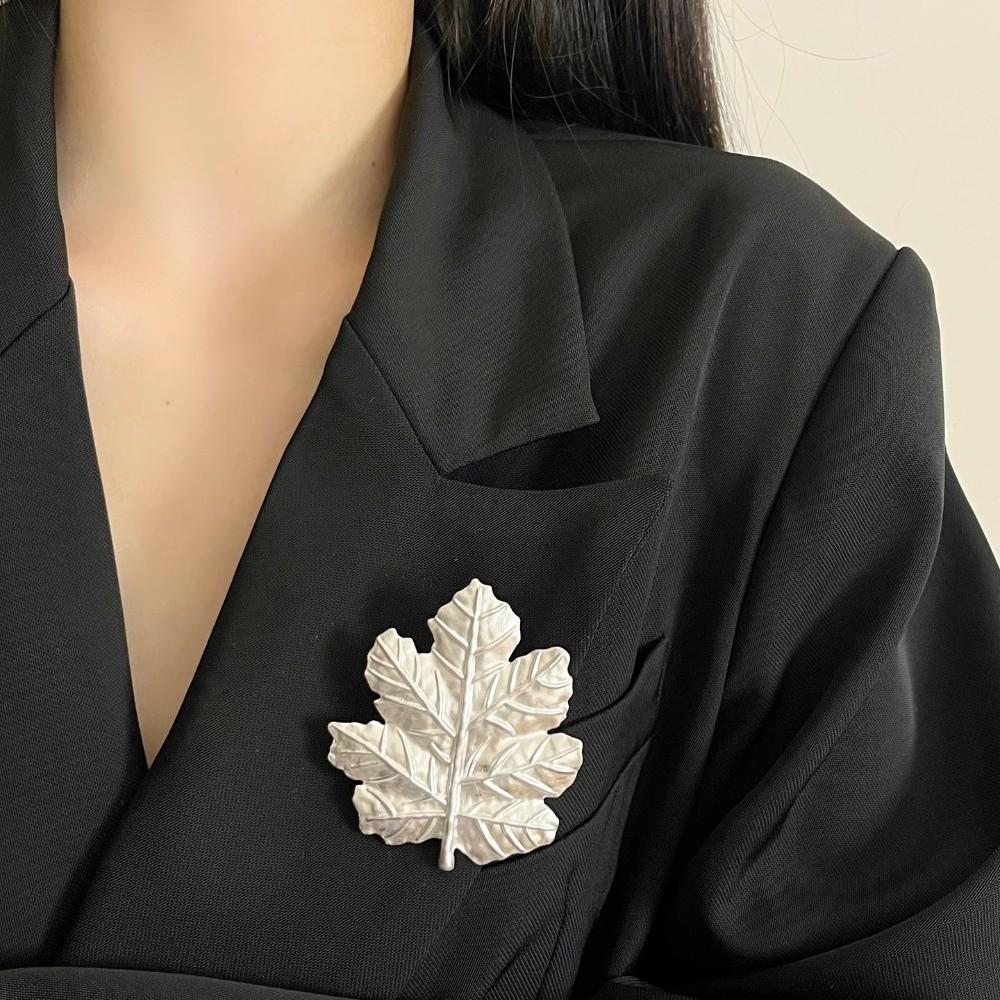 Vintage Long Leaf Pin French Style Metal Glossy Brooch Uniform Maple Leaf Brooch  Banquet