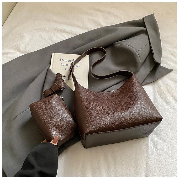 Large-capacity Casual Retro Bag Women's 2025 New High-value Simple Tote Bag Commuter Shoulder Messenger Bag Tide
