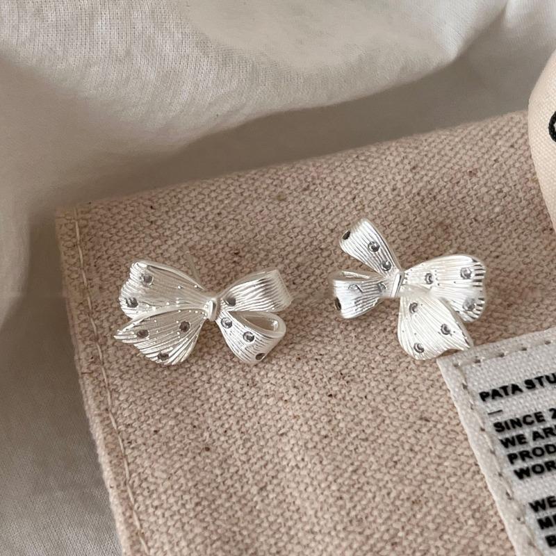 Silver needle super flash zircon pearl geometric round flower earrings simple personality stud earrings niche design earrings women