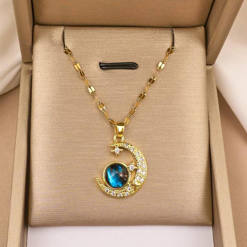Dreamlike Moon & Star Zircon Necklace – Elegant & Versatile Clavicle Chain for Women