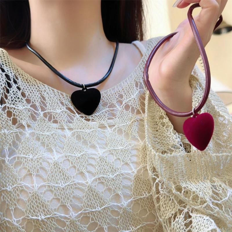 Elegant Heart Pendant Necklace Delicate Charm Necklace Flocking Texture Office Lady Necklace for Casual or Party Wear