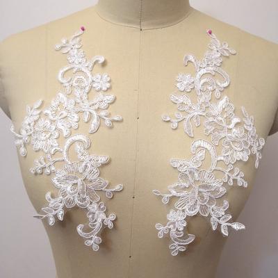 Tento bílý pár květinové krajky do vlasů Krajkové krajkové doplňky Ručně vyráběné DIY Svatební doplňky na účes Krajková květinová aplikace