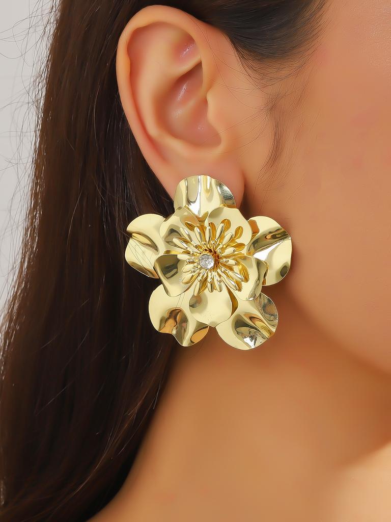 New summer alloy flower earrings, European and American exaggerated trend metal flower studs