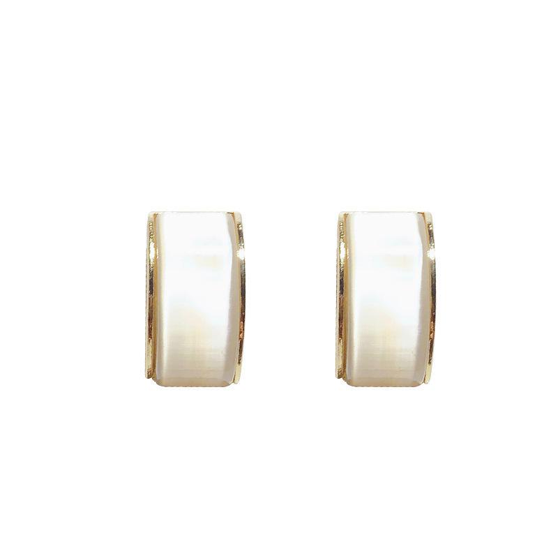 Silver Needle Diamond Stud Earrings: Elegant, Simple Design for Women