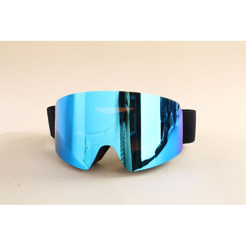 Double-layer anti-fog ski goggles, essential for skiing, offering wind and sand protection, UV protection, and snow blindness prevention, suitable