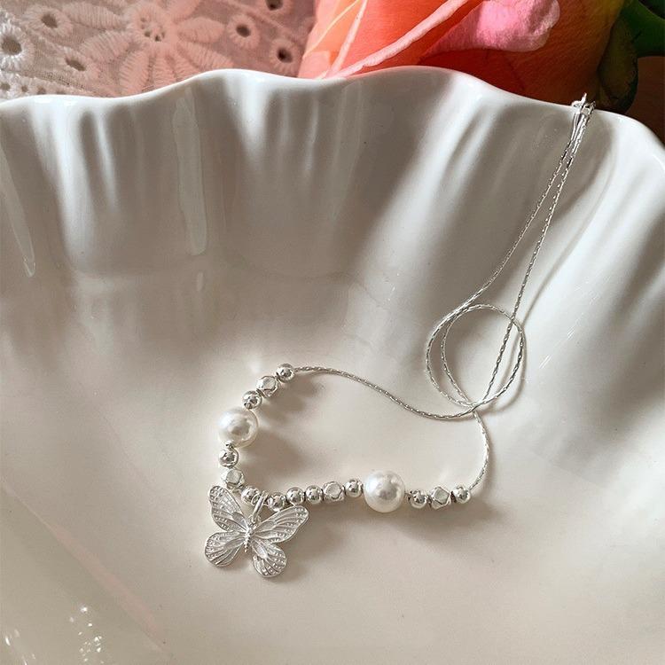 French Chic Lightweight Luxury Butterfly Pearl Necklace - Elegant and Versatile Clavicle Chain