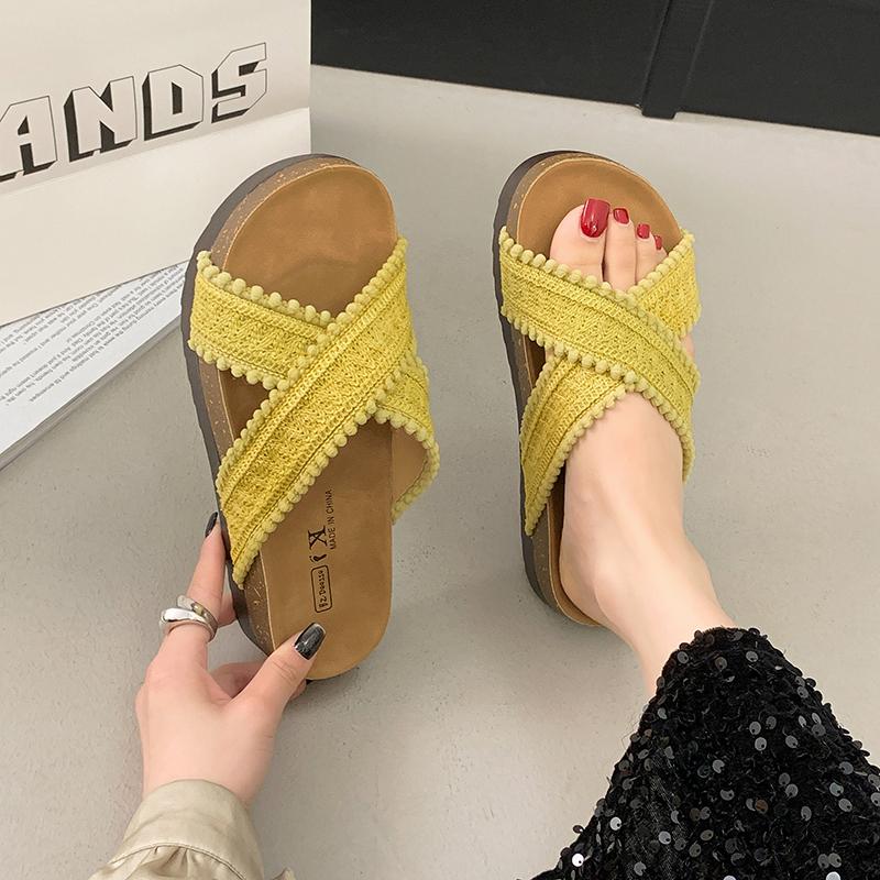 Fashion 2025 New Summer Elegant Fish Mouth Casual Outside Beach Slippers Fashionable Comfortable Round Toe Flat Slippers for Women