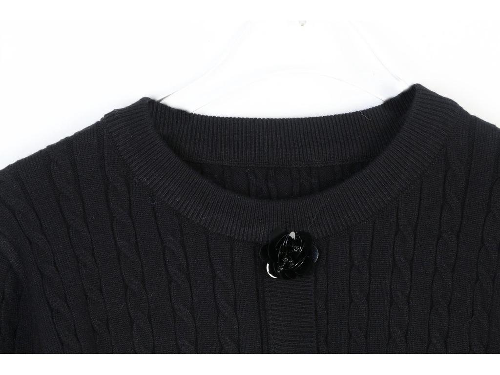 2024 Autumn/Winter Slim Fit Camellia Embroidered Long Sleeve Knit Cardigan for Women