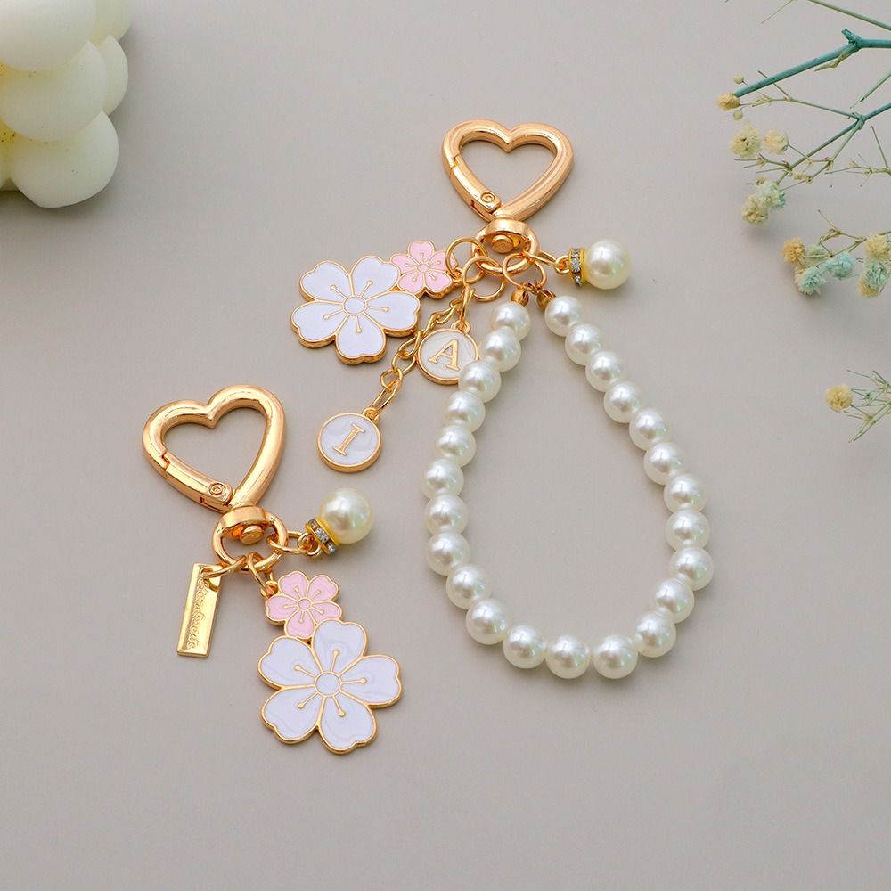 Trendy Letter Pendant Cherry Blossoms Keychain Luxury Fashion Car Key Ring Pearl Beaded Chain Bag Accessories