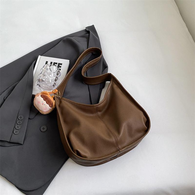 Trendy Chic Shoulder Bag 2023 New Winter Casual Ladies Commuter Tote Bag Vintage Large Capacity Crossbody Bag Brown коричневый
