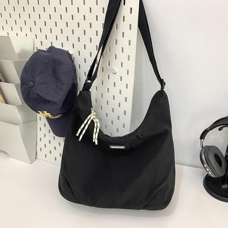 

Простая женская сумка для поездок на работу, легкая сумка через плечо, большая вместимость, сумка-мессенджер, повседневная модная студенческая сумка чёрный