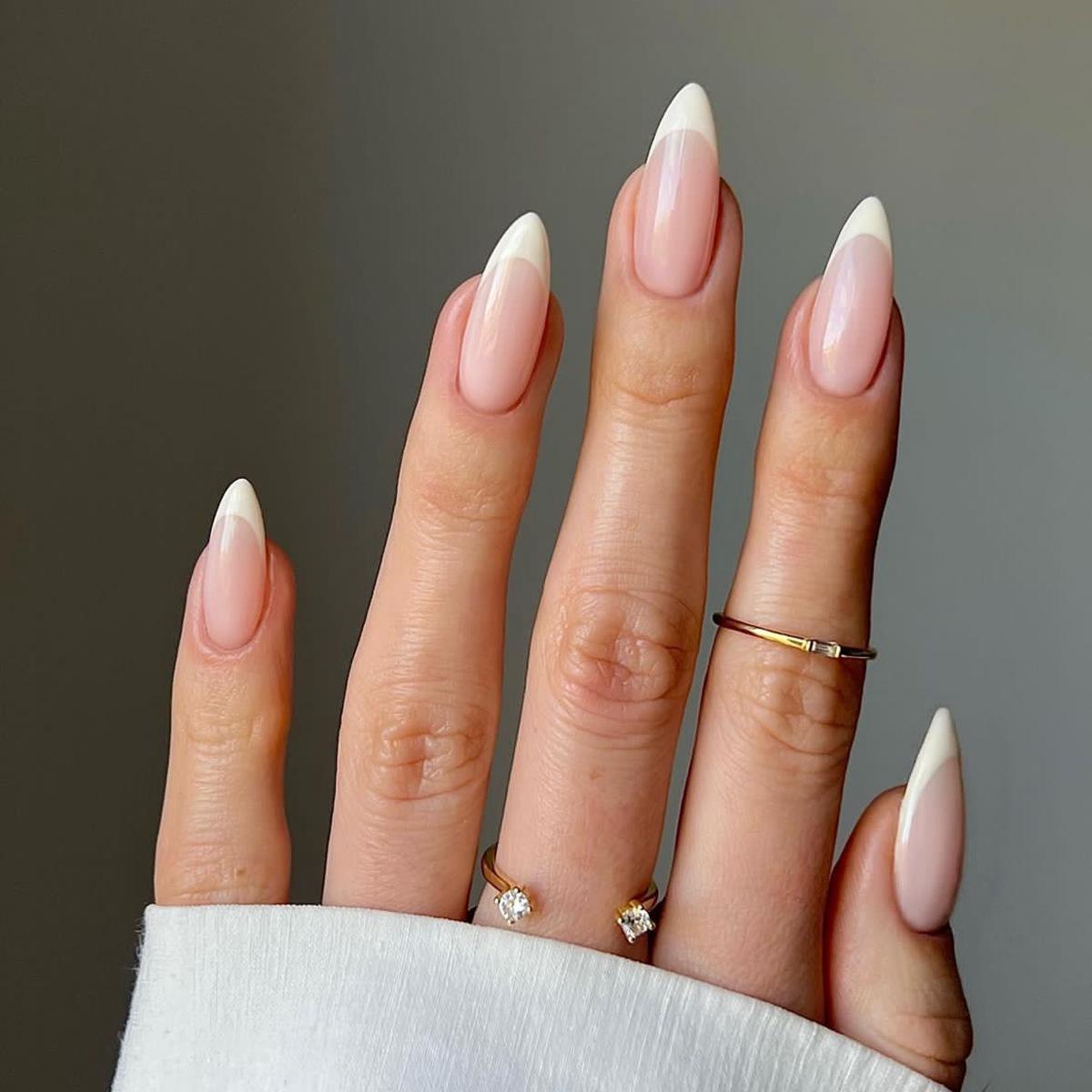 

Removable Almond-Shaped White French Nail Stickers