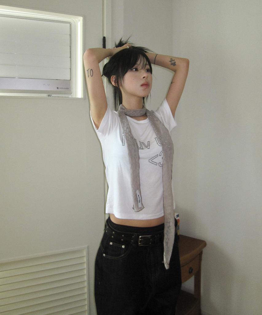 Mimdeowodeulobeu [Mimdeowodeulobeu]Luv-U Hotpix T-Shirt_White
