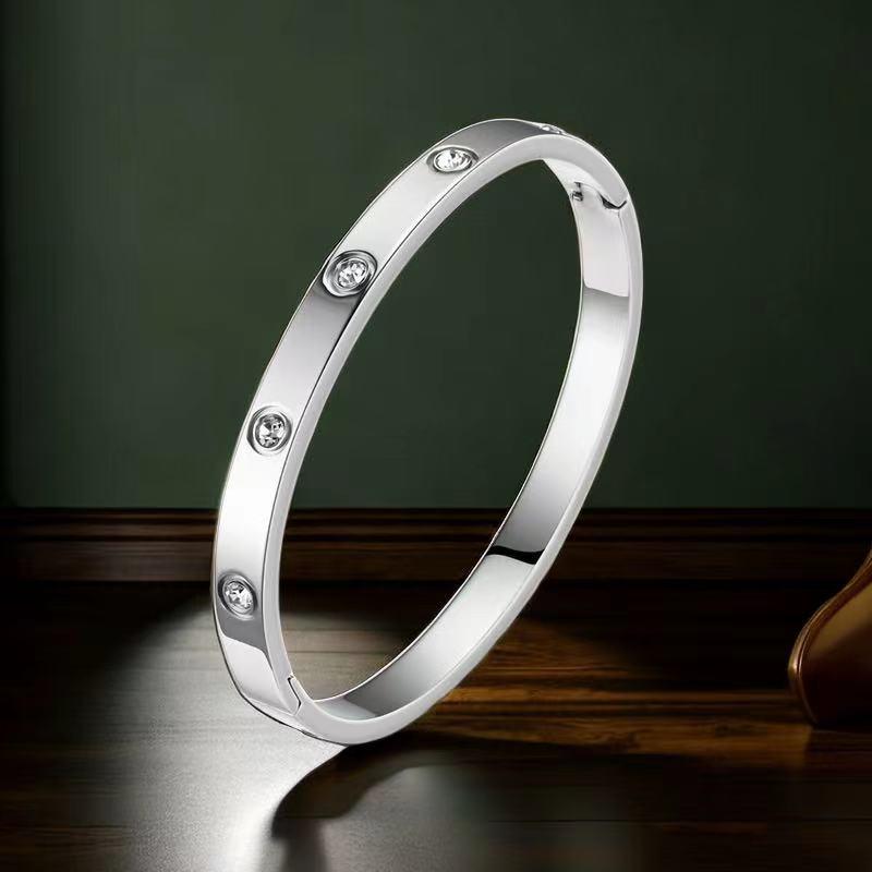High-End Women's Stainless Steel Bracelet - Non-Fading, Titanium Steel, Elegant Buckle Jewelry