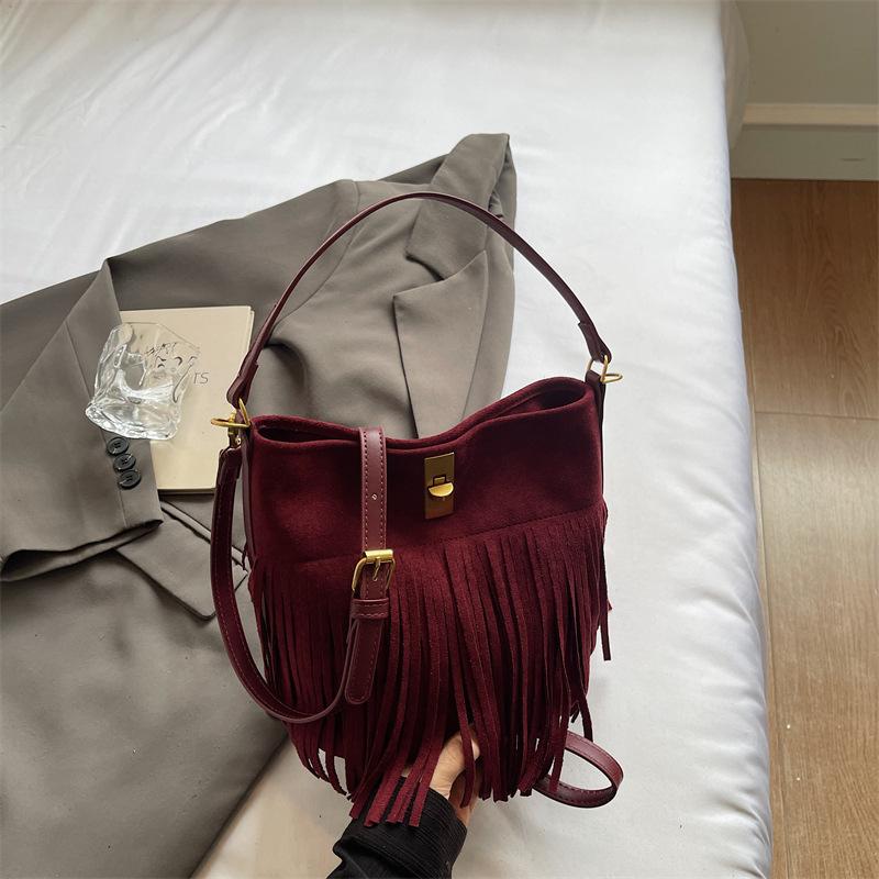 Bohemian Retro Fringed Bag Women's 2025 New Foreign Style Fashionable Shoulder Ethnic Style Travel Messenger Women's Bag